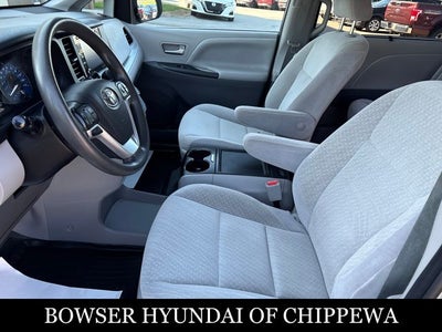 2020 Toyota Sienna LE 7 Passenger