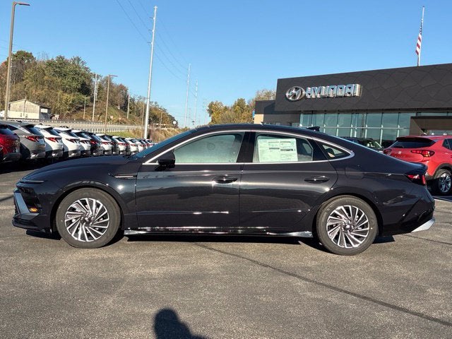 2027 Hyundai SONATA HYBRID Limited