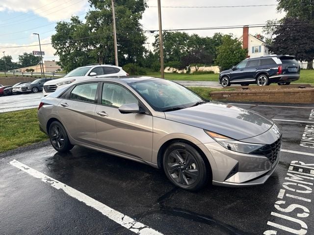 2022 Hyundai ELANTRA SEL