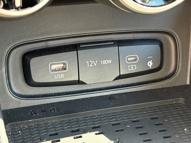 2025 Hyundai Venue Limited - Photo 17