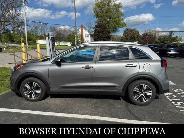 2022 Kia Niro LXS