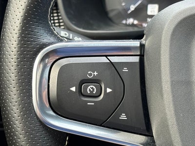 2021 Volvo XC40 R-Design