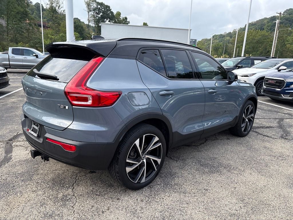 2021 Volvo XC40 R-Design
