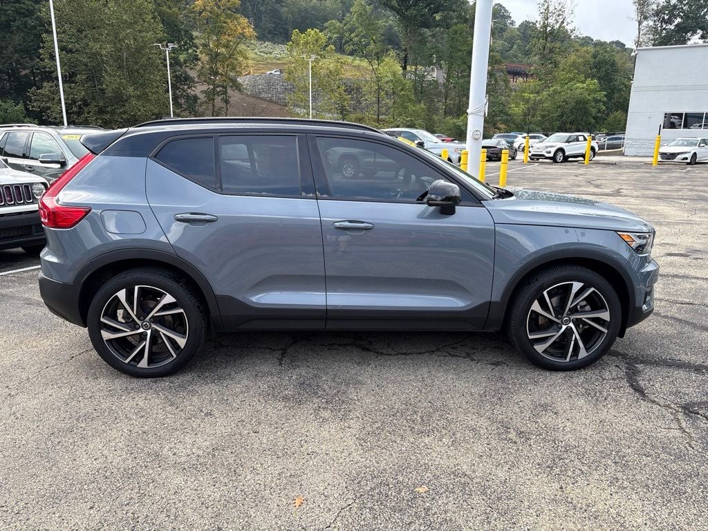 2021 Volvo XC40 R-Design